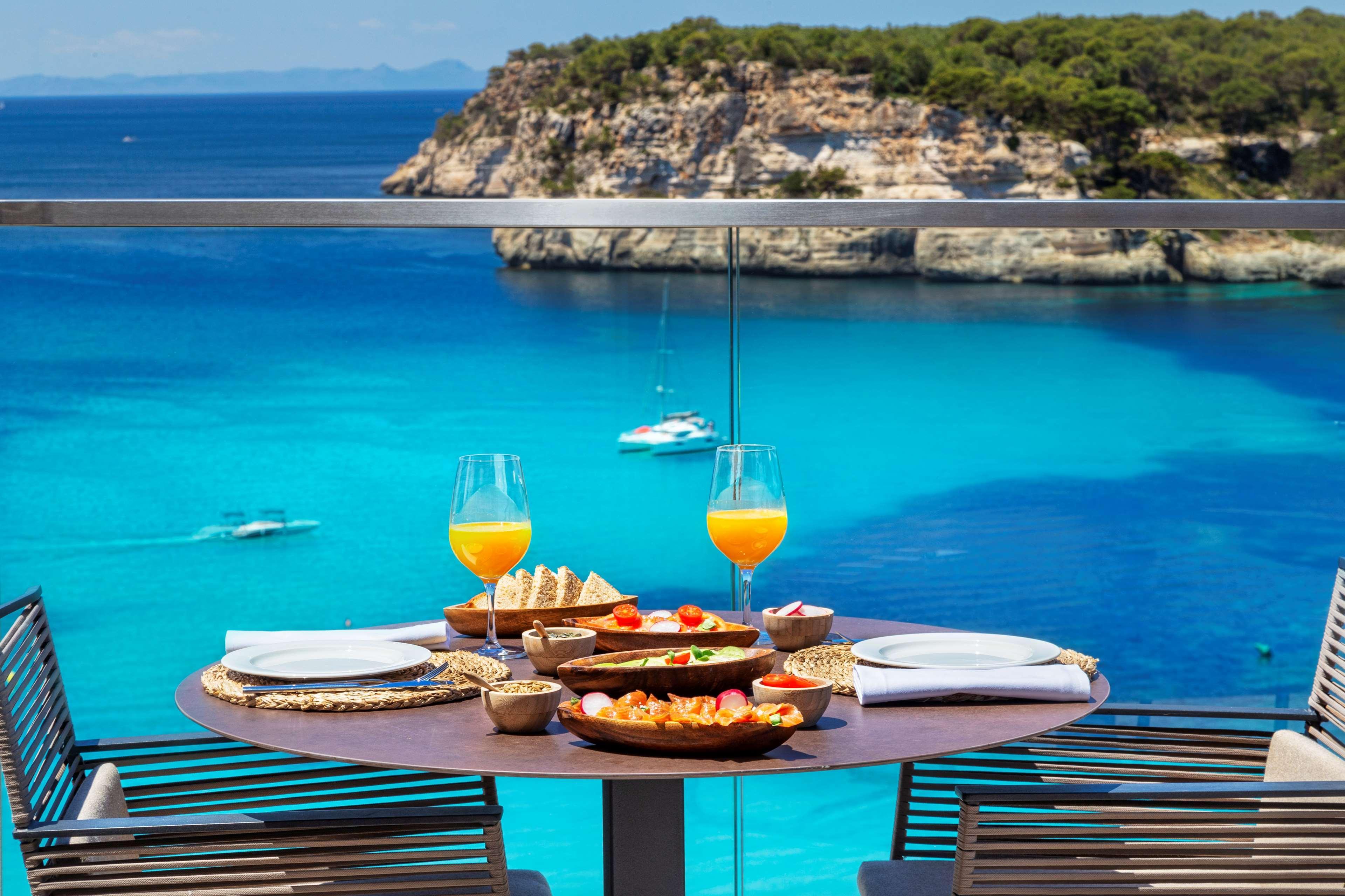 멜리아 칼라 갈다나 호텔 외부 사진 A view of the sea from a hotel in Mallorca