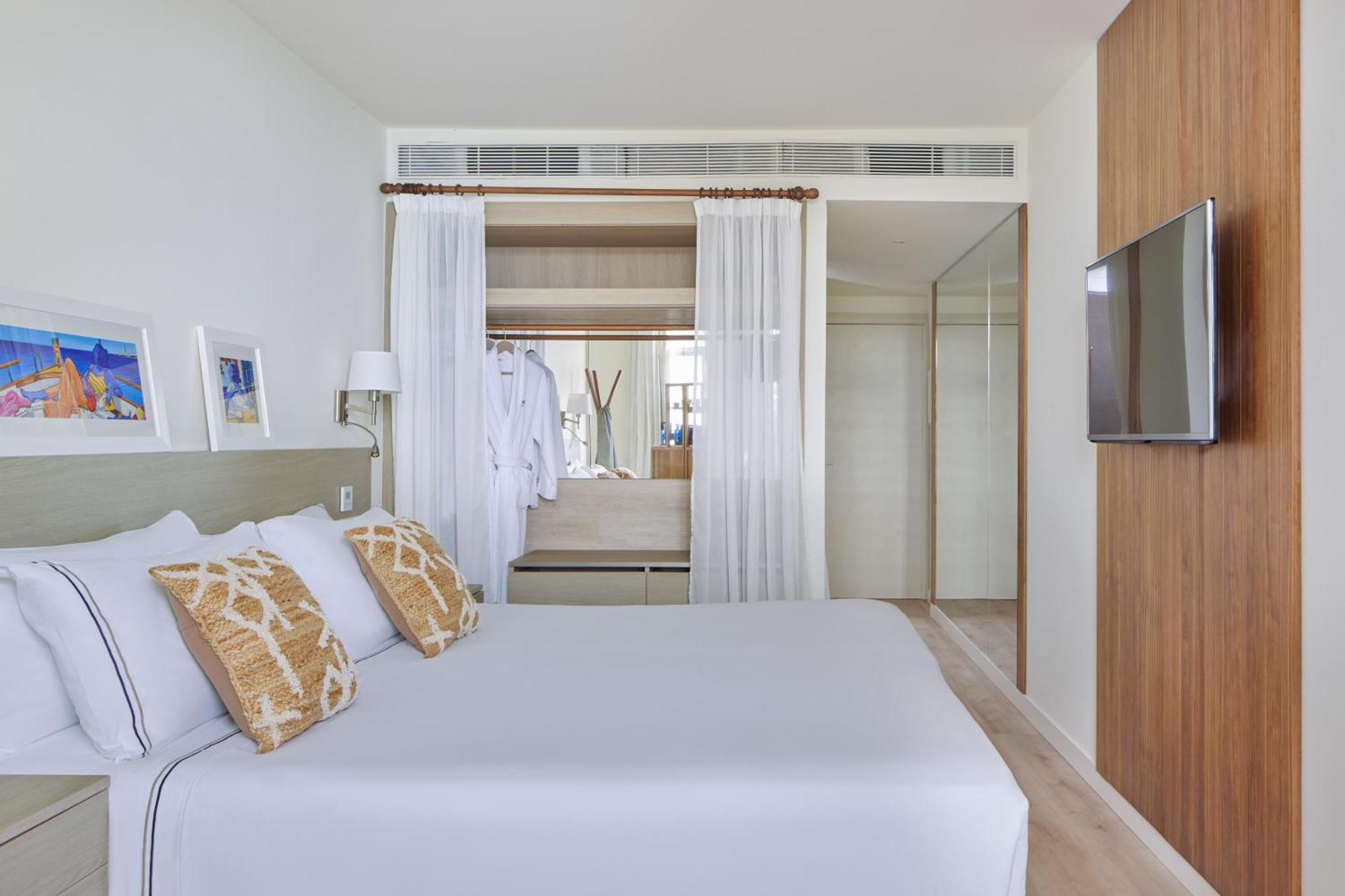 멜리아 칼라 갈다나 호텔 외부 사진 A bedroom at the hotel
