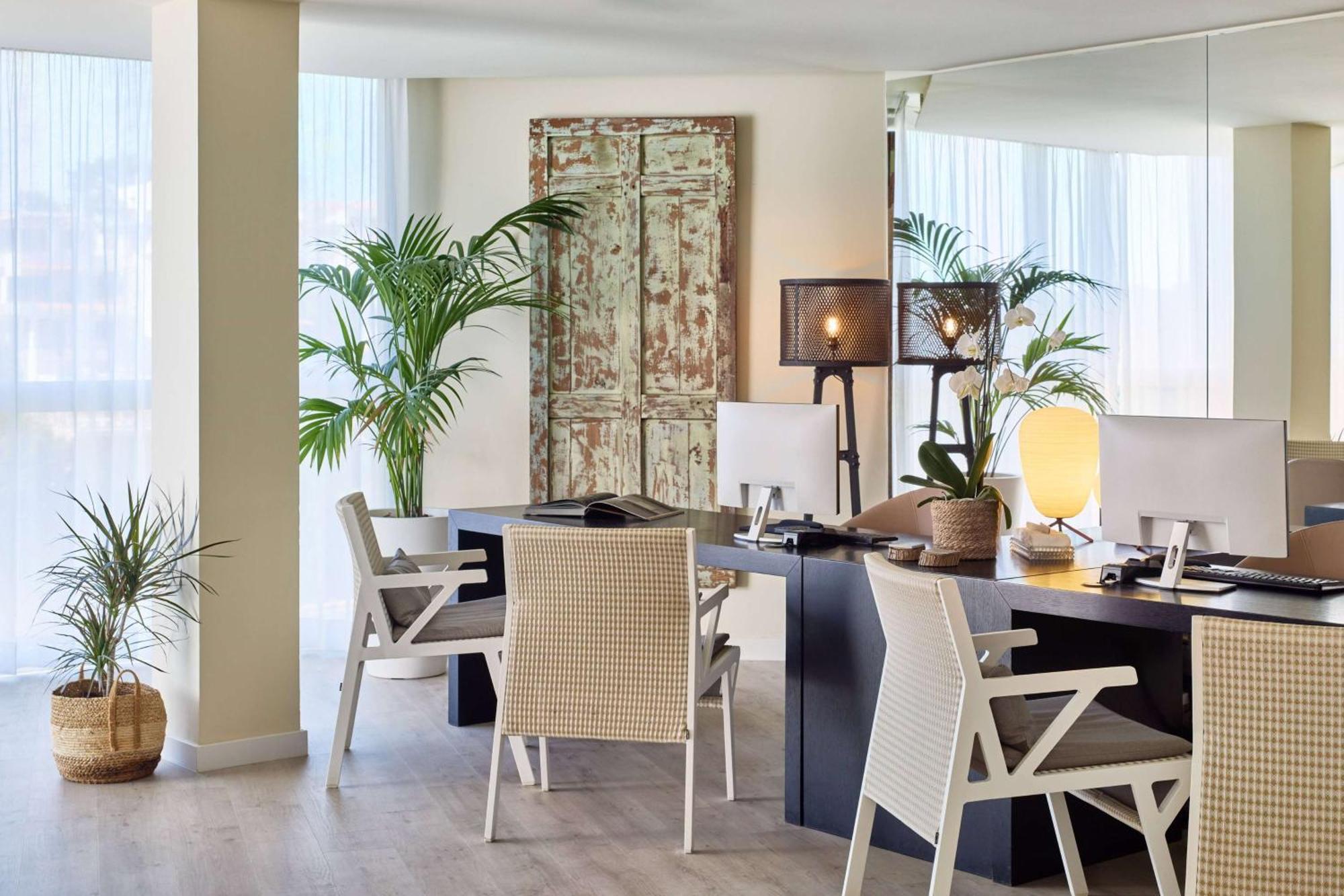 멜리아 칼라 갈다나 호텔 외부 사진 The interior of a typical apartment