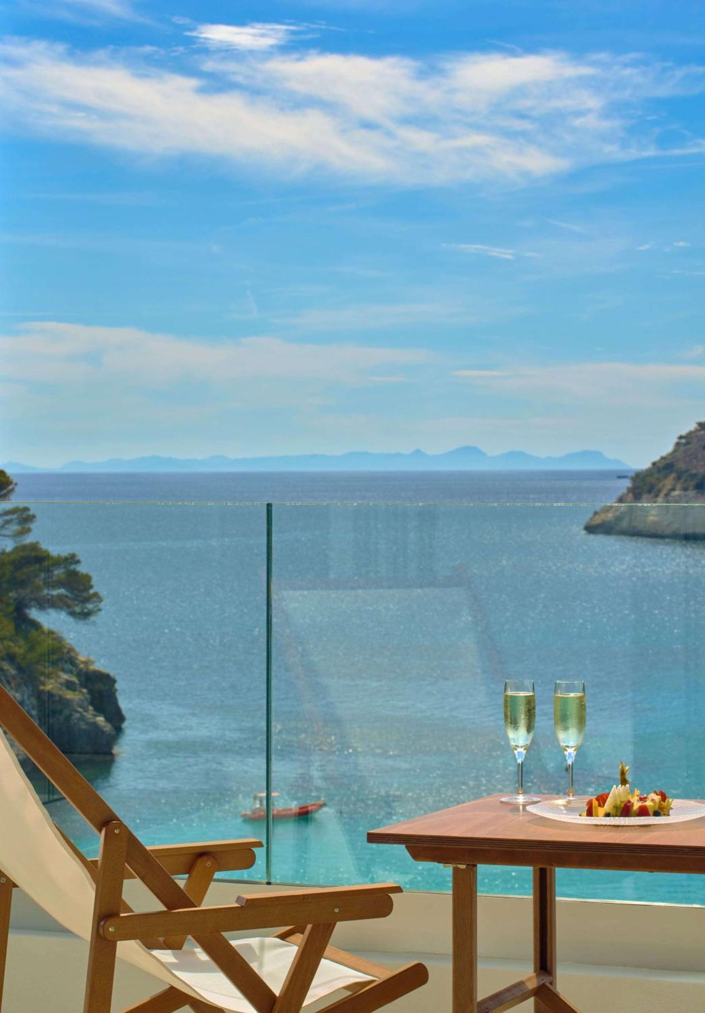 멜리아 칼라 갈다나 호텔 외부 사진 View of the Gulf of Naples from the Hotel